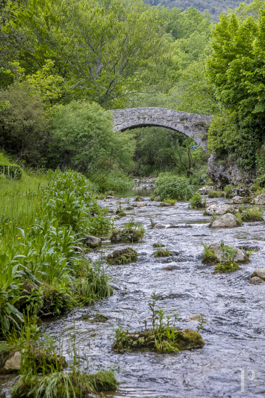 A former 19th-century water mill in the heart of nature north-west of Grasse in Alpes-Maritimes - photo  n°2